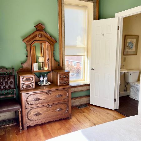 The Woodbridge House Hotell Kingsville Eksteriør bilde