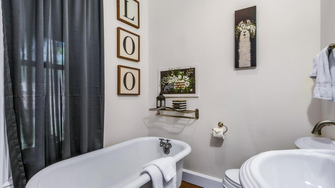 The Woodbridge House Hotell Kingsville Eksteriør bilde