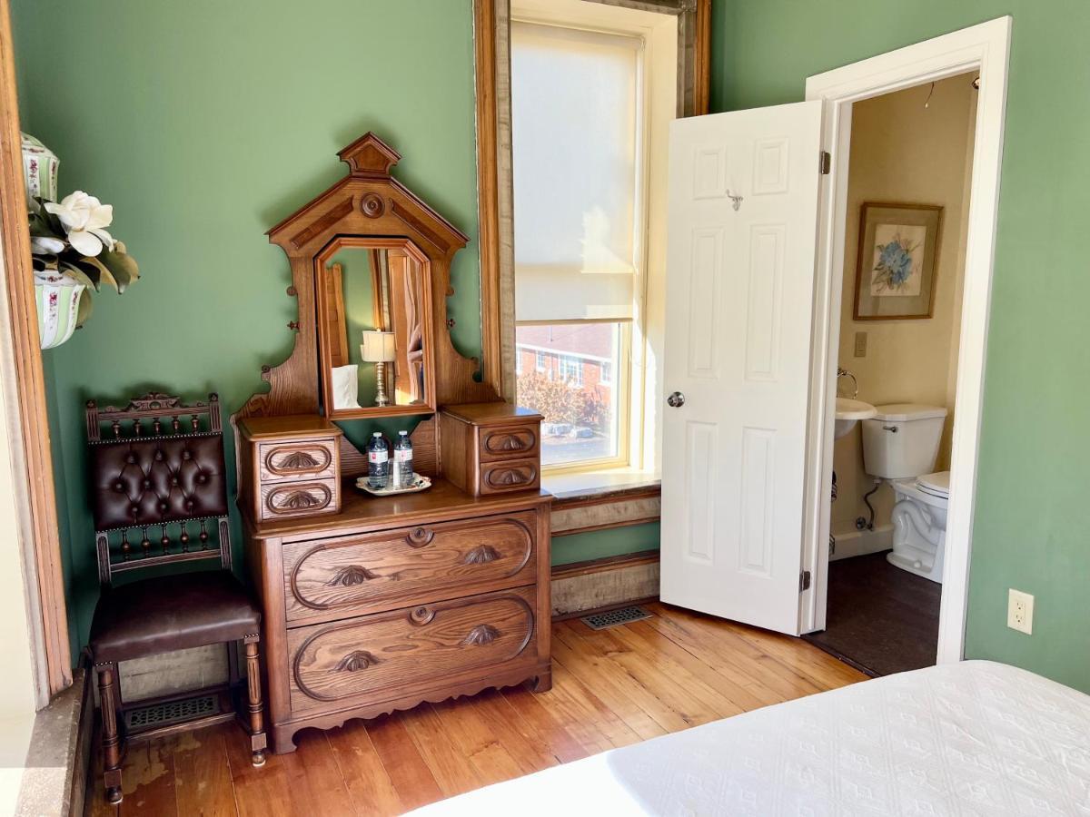 The Woodbridge House Hotell Kingsville Eksteriør bilde