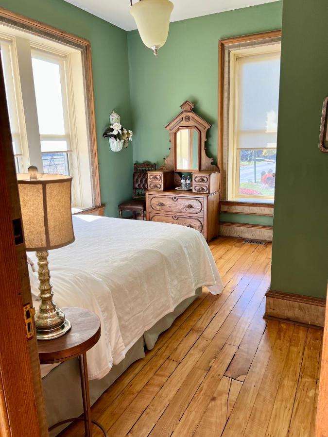 The Woodbridge House Hotell Kingsville Eksteriør bilde