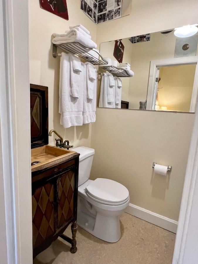 The Woodbridge House Hotell Kingsville Eksteriør bilde